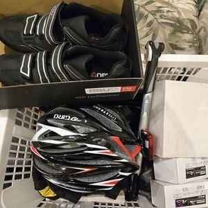 New AGU Bike Gear Shoes Men's Size 12